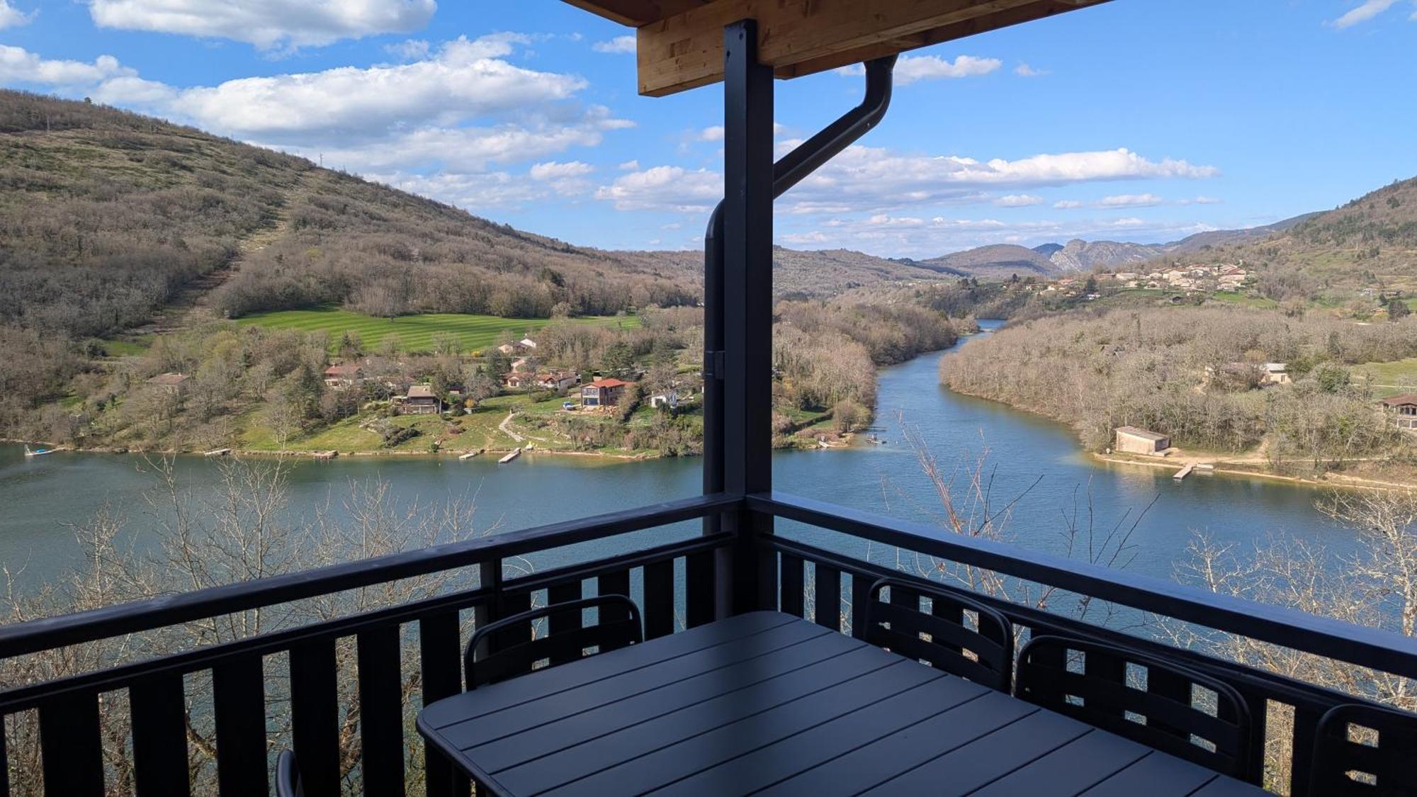 Cabanes Et Lodges Du Belvedere Serrieres-sur-Ain Zewnętrze zdjęcie